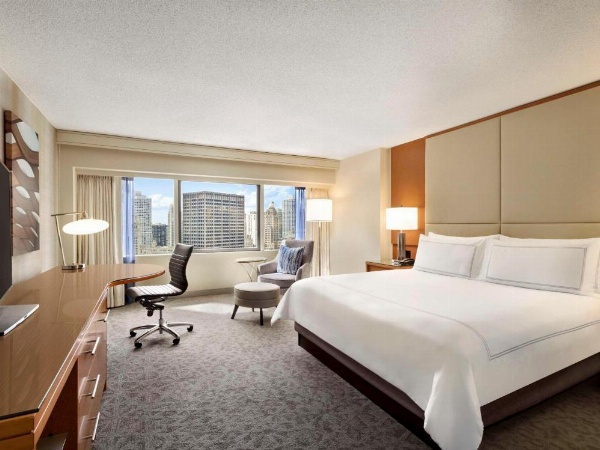 Swissotel Chicago image 10