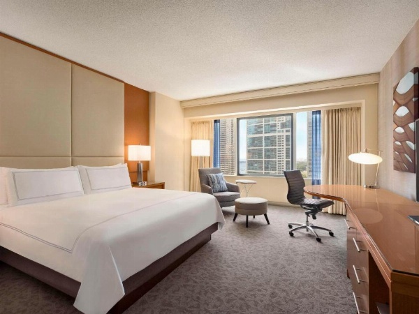 Swissotel Chicago image 8