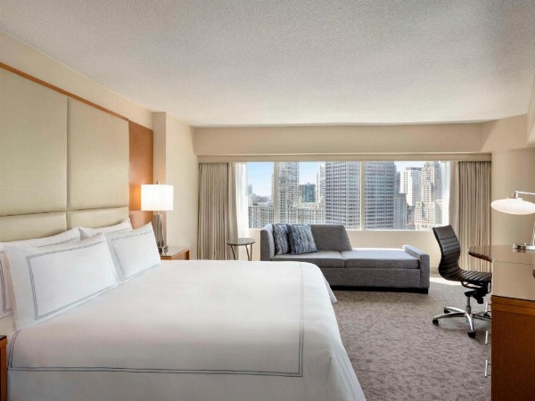 Swissotel Chicago image 9